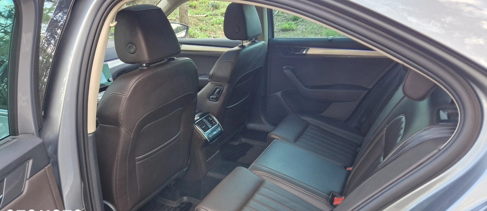 Skoda Superb cena 125000 przebieg: 62000, rok produkcji 2020 z Warszawa małe 106